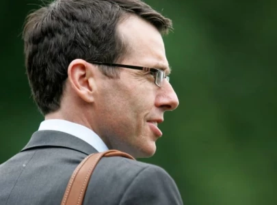 harris adds top obama aides to her presidential campaign team